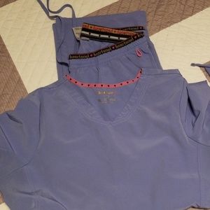 Scrub set